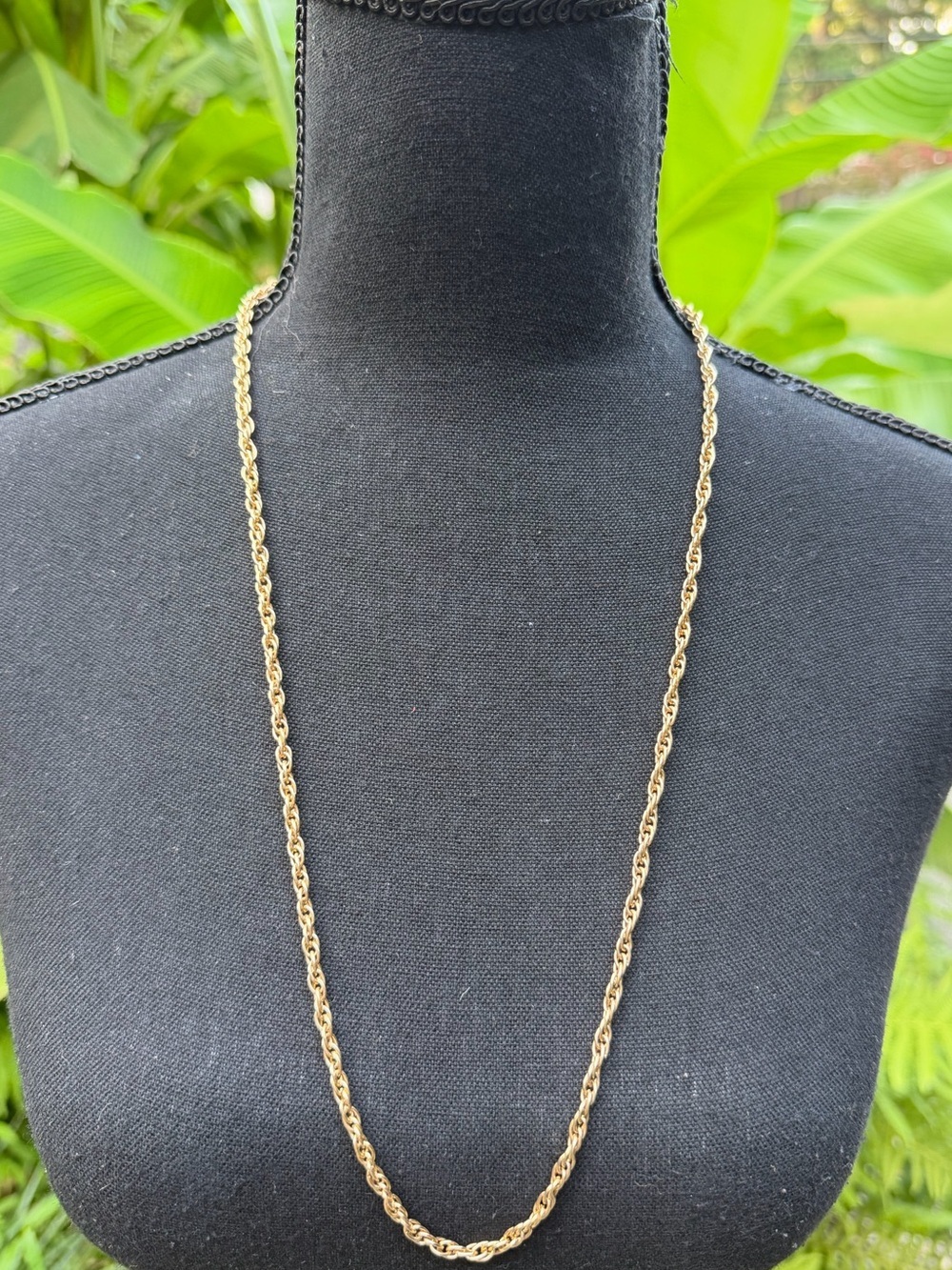 Stunning 30-Inch Vintage Gold Rope Chain Costume Jewelry Necklace